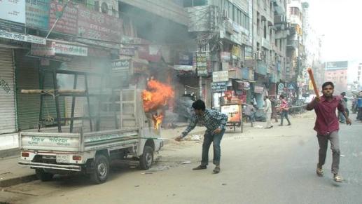 la-fg-protests-bangladesh-20150105-001
