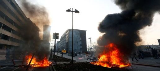 francfort-manifestation-contre-la-bce_5303501