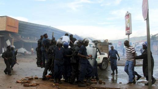 2015-04-17T180003Z_444664534_GF10000063132_RTRMADP_3_BURUNDI-POLITICS_0