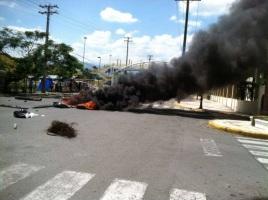 REP-BLICA-DOMINICANA--Regresan-las-protestas-a-Bonao--polic-iacute-as-y-manifestantes-se-enfrentan