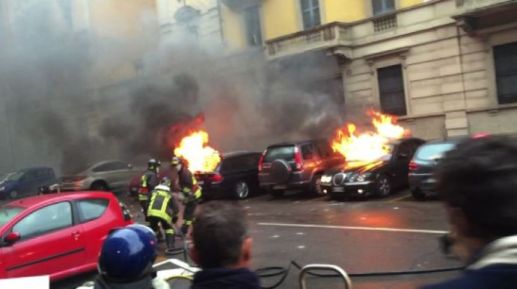 Milano-devastata-scontri-e-violenze-nella-manifestazione-No-Expo