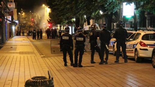 oeufs-contre-gaz-lacrymogene-laval_0