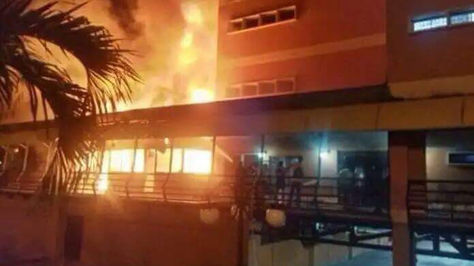 Incendio-FUL-Foto-Alvaro-Inarra_LRZIMA20150730_0032_3