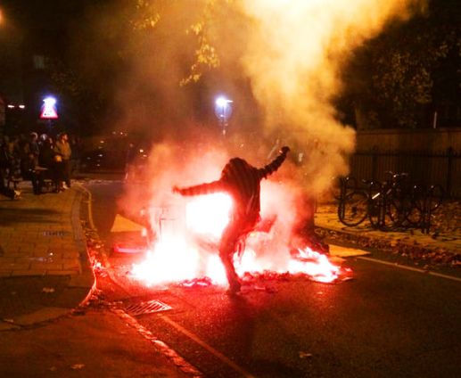 bin-fire-riot-Lambeth-London-379682