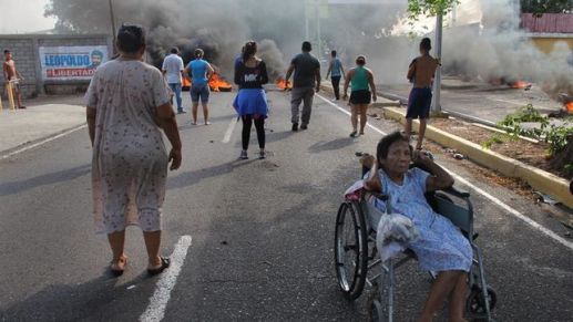 Disturbios-ciudades-Venezuela-cortes-escasez_EDIIMA20160427_0902_4