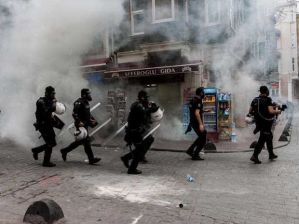 aap_turkey_gay_pride-wxgzopfefzkvgjj7gm2_fct710x533x71.0_ct620x465