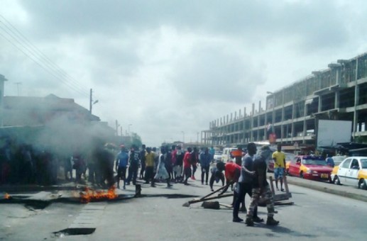 d23e08657a53b139bb454f1ecb2d2e83_L