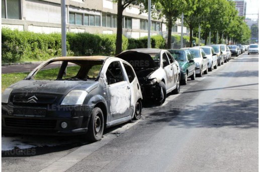 deux-vehicules-ont-ete-retrouves-carbonises-avenue-de-l-europe-ce-lundi-matin-photo-jean-michel-perrier-1466427519